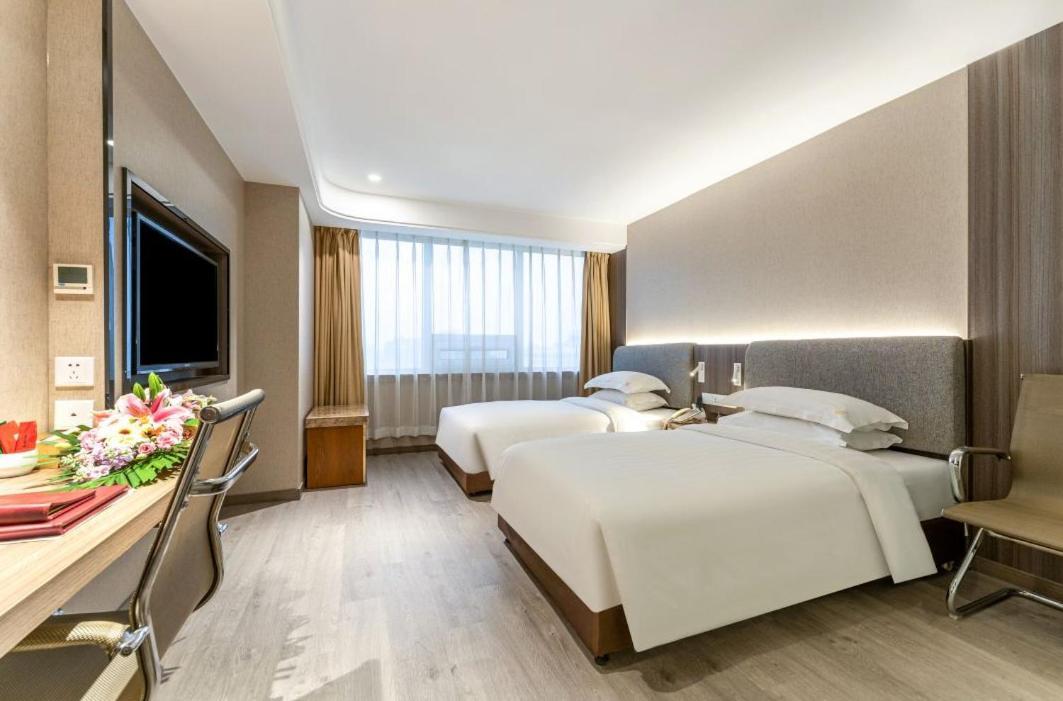 Jinan Yuquan Simpson Hotel Exterior photo