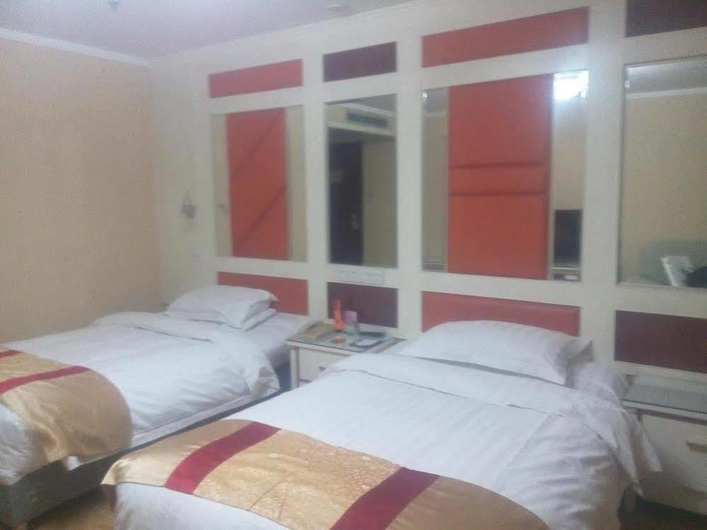Jinan Yuquan Simpson Hotel Exterior photo